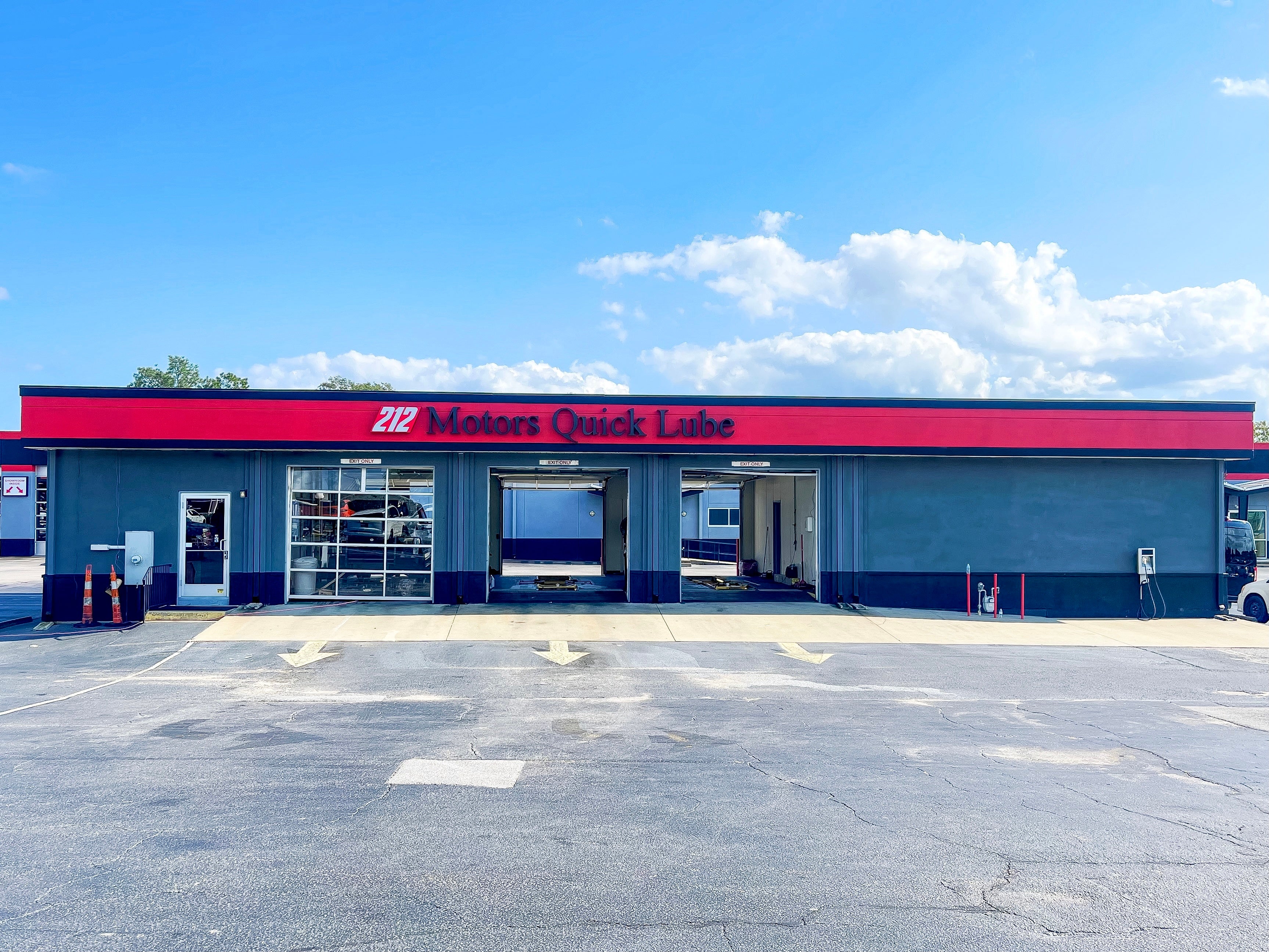 Service building at 212 Motors in Cayce SC
